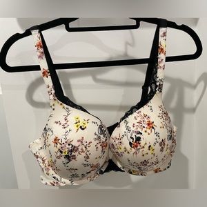 NWOT TORRID White Floral Skull Push Up Bra